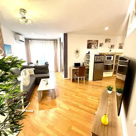 Centro Nogalera Apartment- Torremolinos